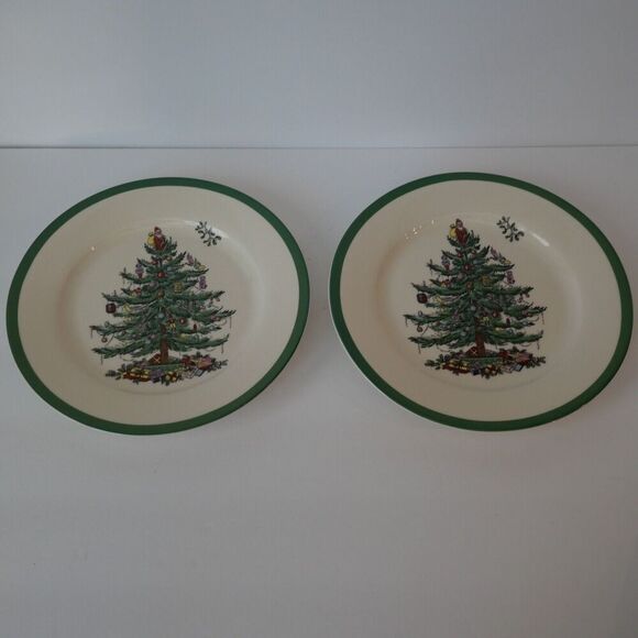 Brand New Set of 2 Spode Christmas Tree 8" Salad Dessert Appetizer Plates - Picture 1 of 7